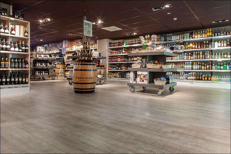 winkel voorzien van coretec vloer